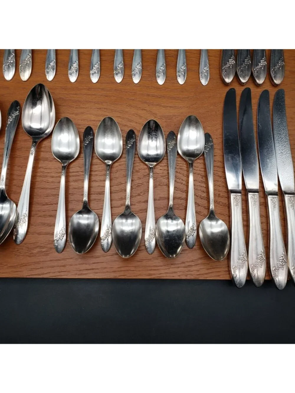 Tudor Plate Queen Bess II Flatware Set Service for 8 Oneida Silverplate